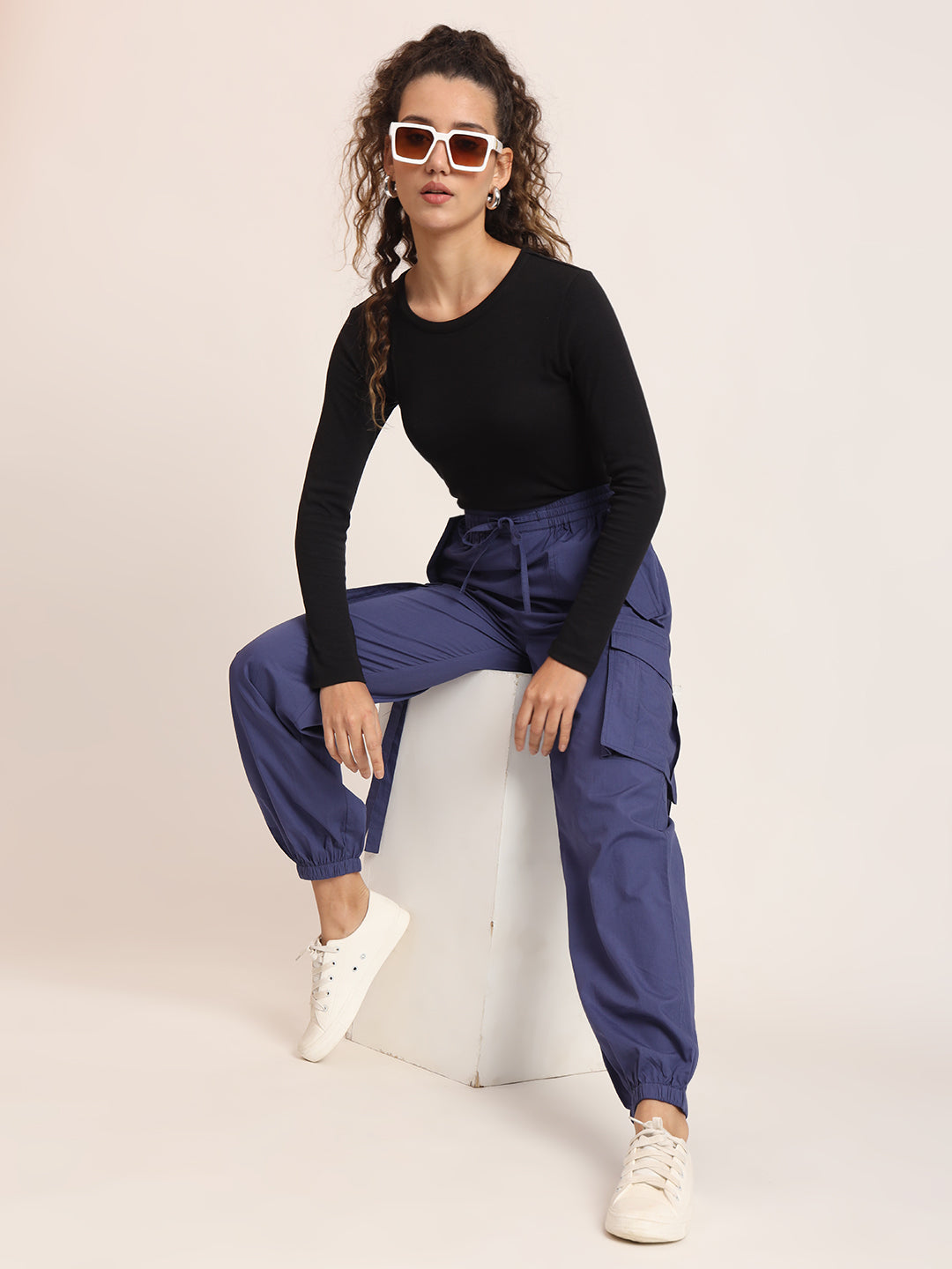 Women Regular Fit Mid-Rise Joggers
