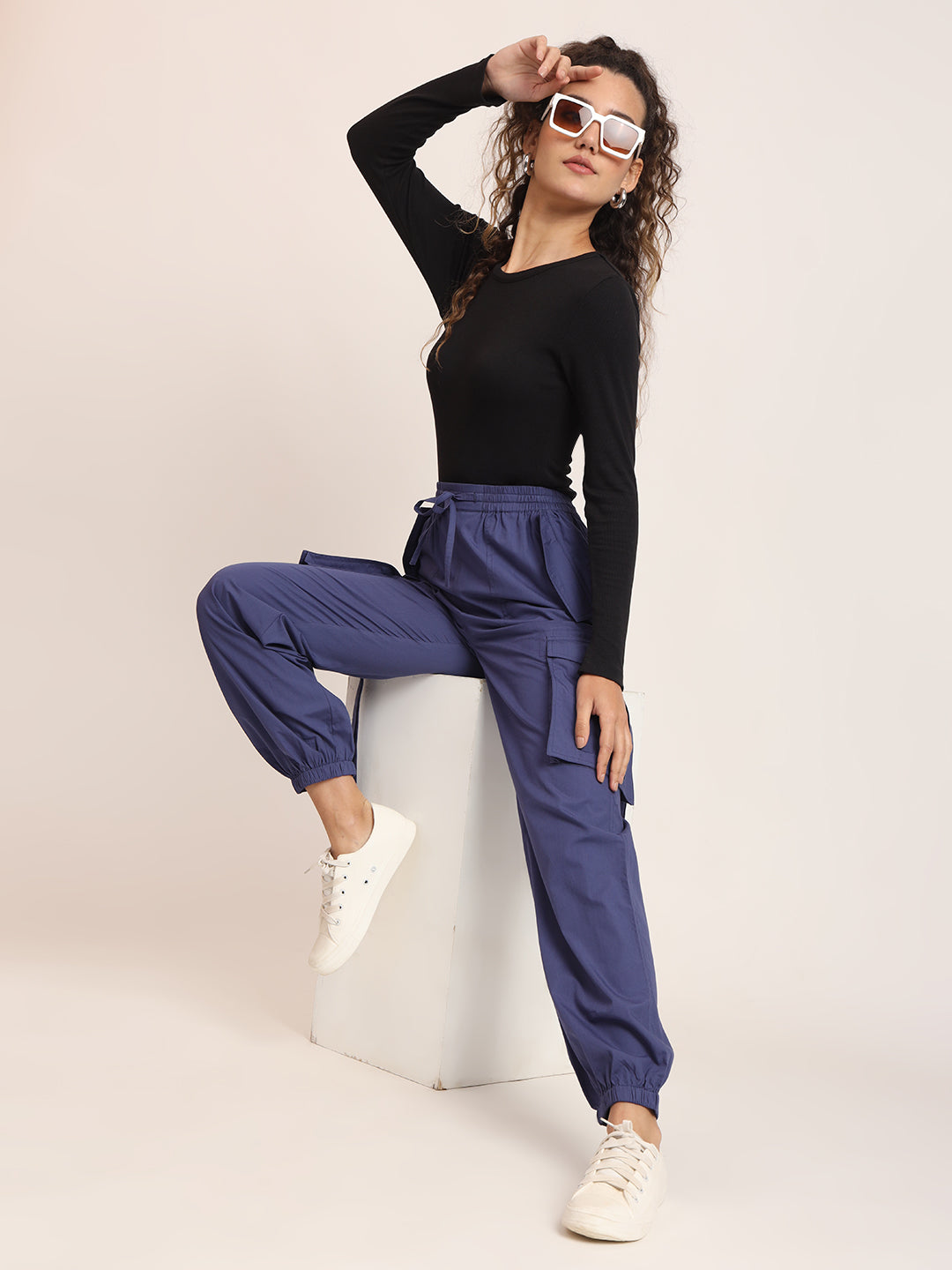 Women Regular Fit Mid-Rise Joggers
